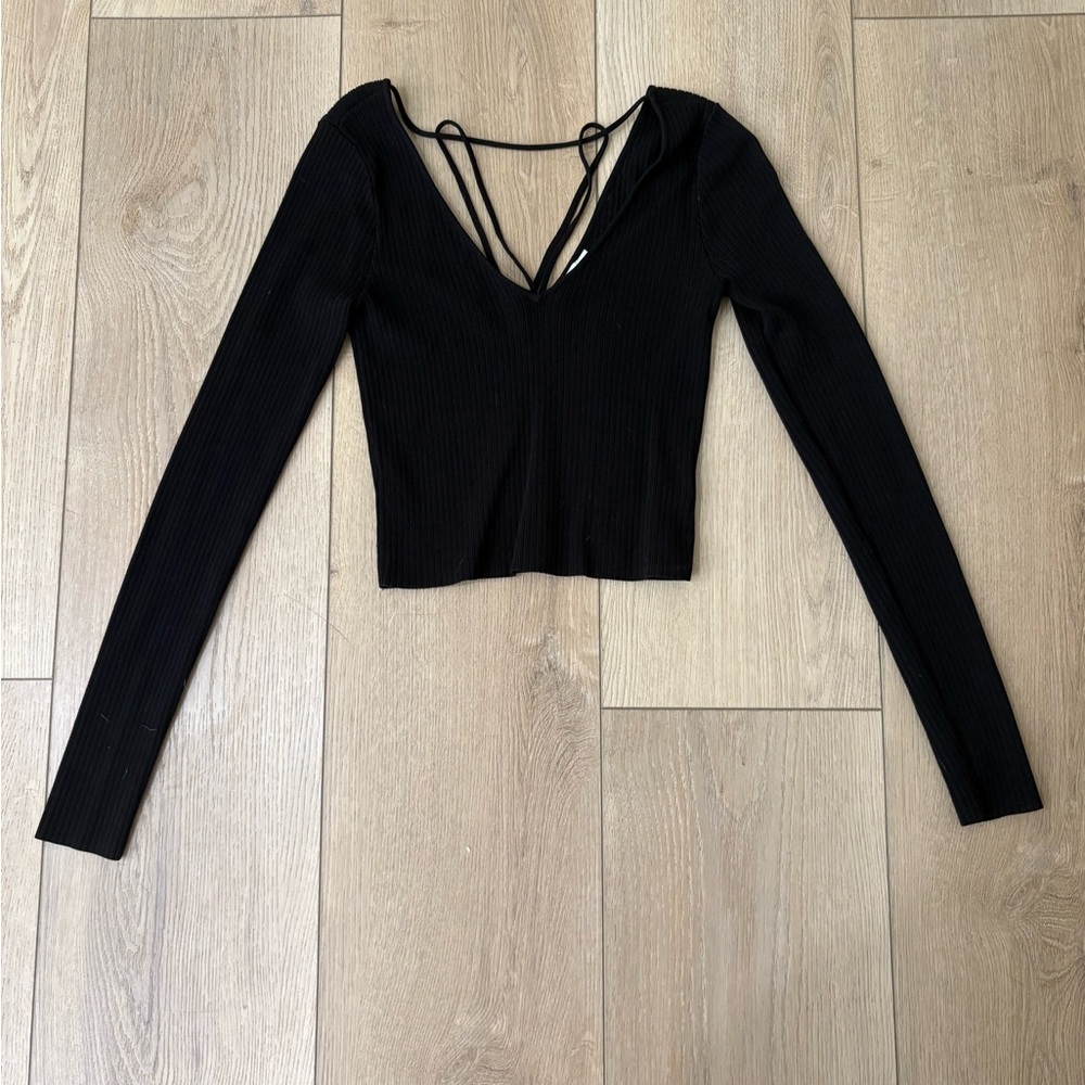 Na-kd black ribbed long sleeve top with straps on chest and back medium